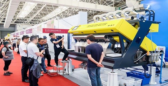 Uasin gishu partners with chinese firm to boost coffee quality through advanced sorting technology A photo of a sorting machine by jiexun coffee cloud quality sorting solutions