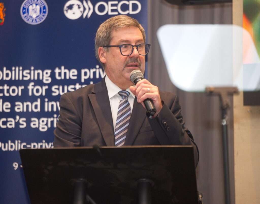 OECD Deputy Secretary General Frantisek Ruzicka addressing the forum